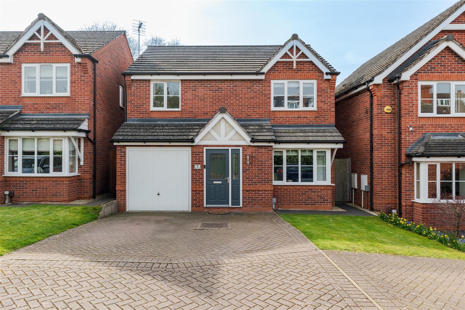 4 bed property in Shrubbery Gardens, Kidderminster